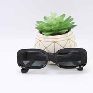 Rectangular Women Sunglass Black  G7